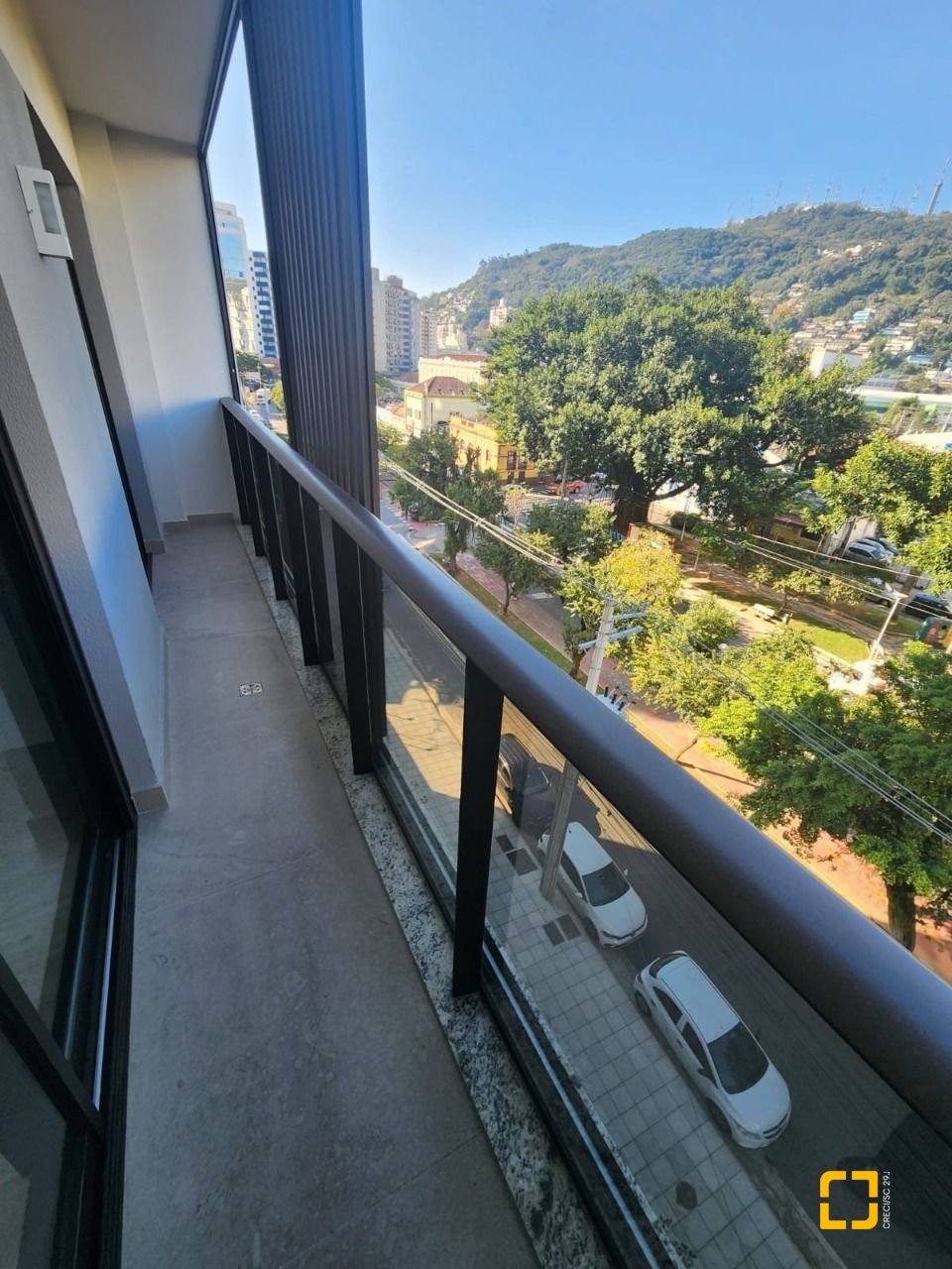 Apartamento com 69m², 4 quartos (sendo 2 suítes), 1 garagem, no bairro Centro em Florianópolis