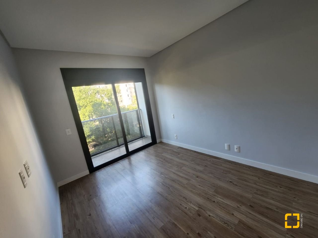 Apartamento com 69m², 4 quartos (sendo 2 suítes), 1 garagem, no bairro Centro em Florianópolis