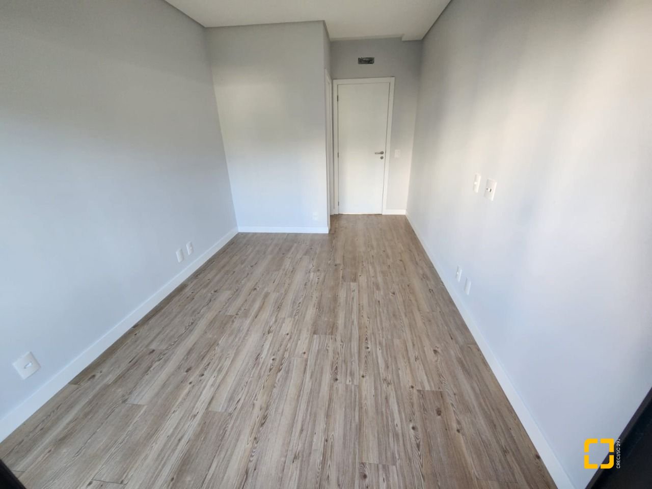 Apartamento com 69m², 4 quartos (sendo 2 suítes), 1 garagem, no bairro Centro em Florianópolis