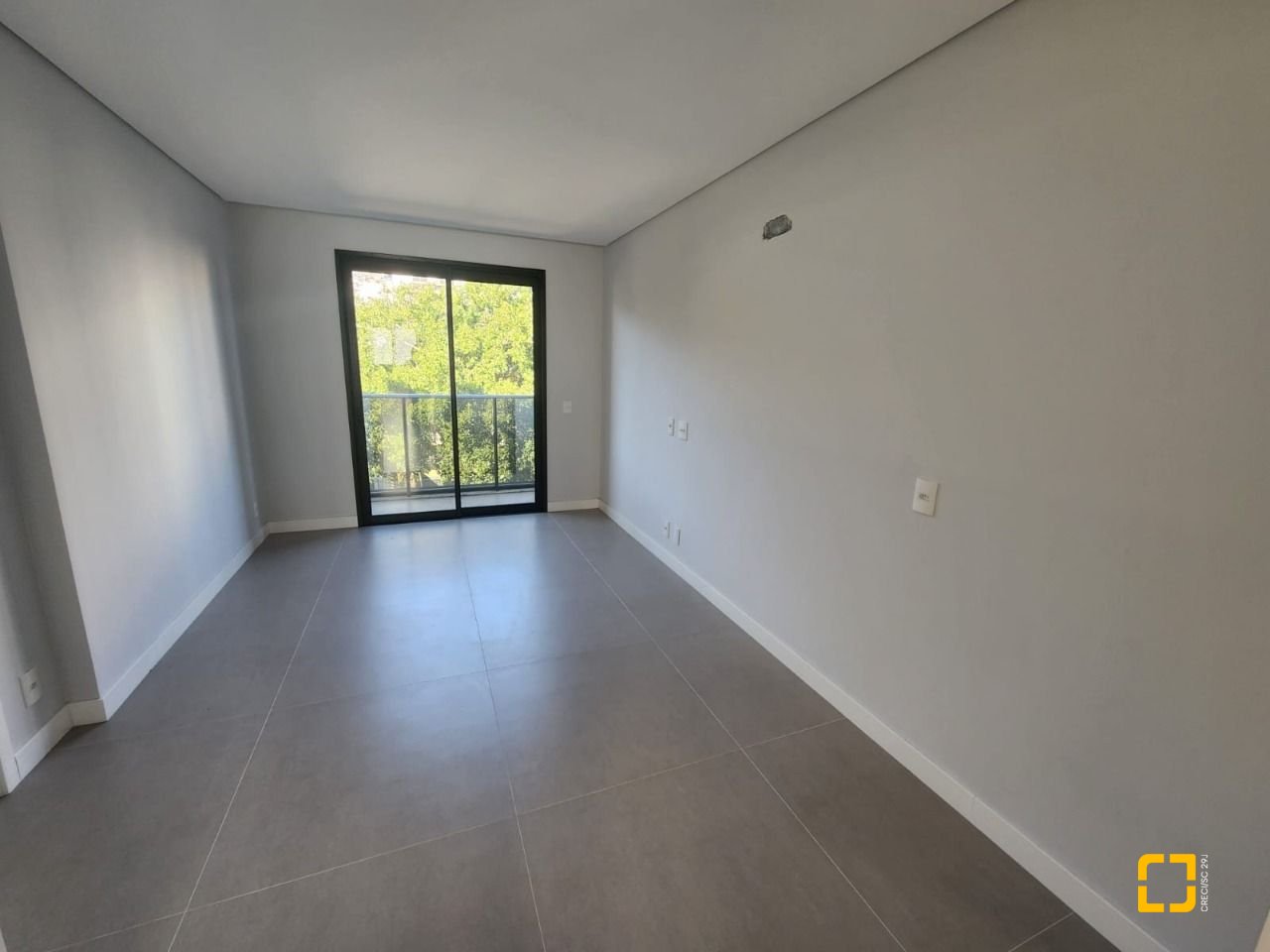 Apartamento com 69m², 4 quartos (sendo 2 suítes), 1 garagem, no bairro Centro em Florianópolis