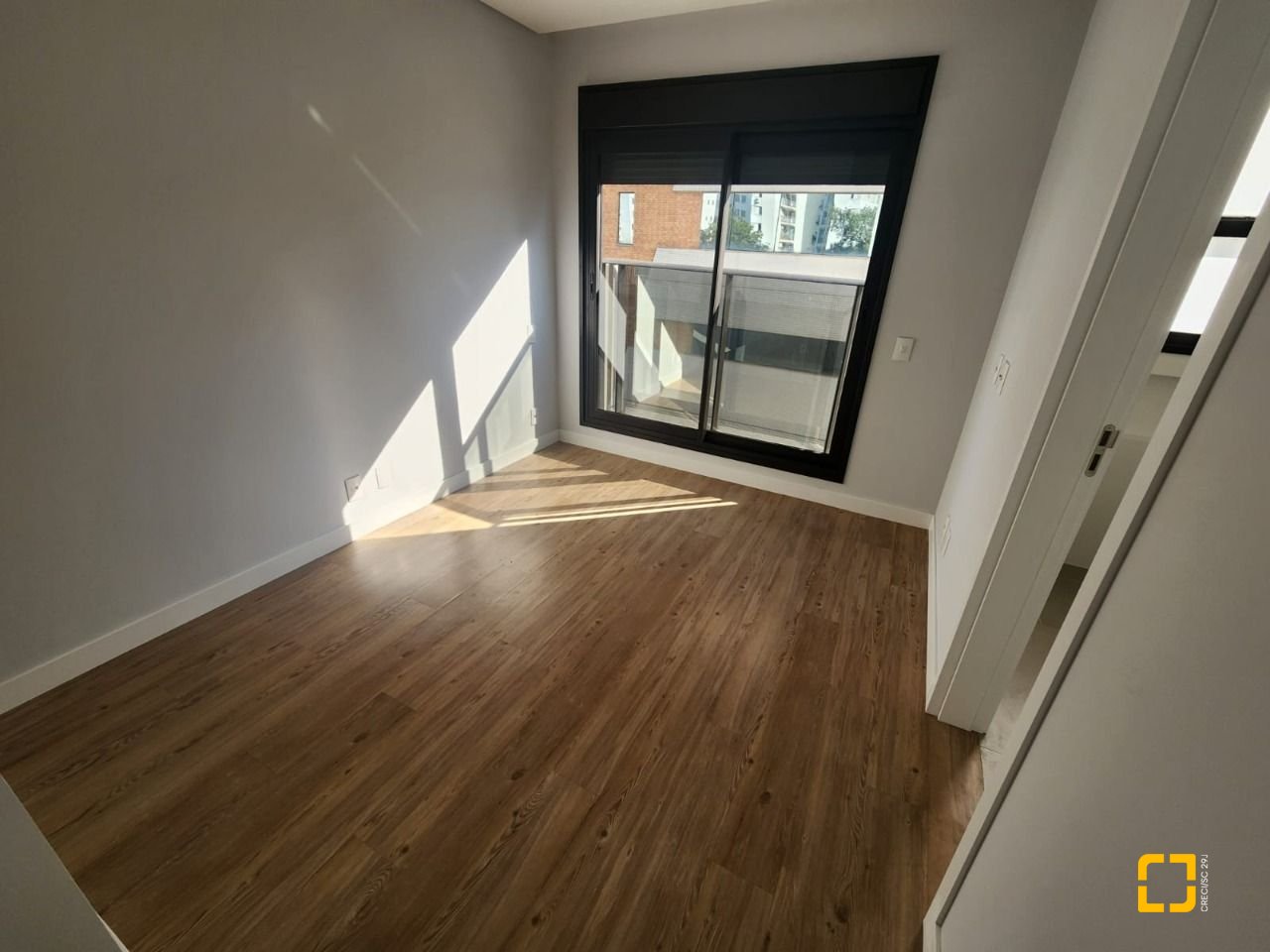 Apartamento com 69m², 4 quartos (sendo 2 suítes), 1 garagem, no bairro Centro em Florianópolis