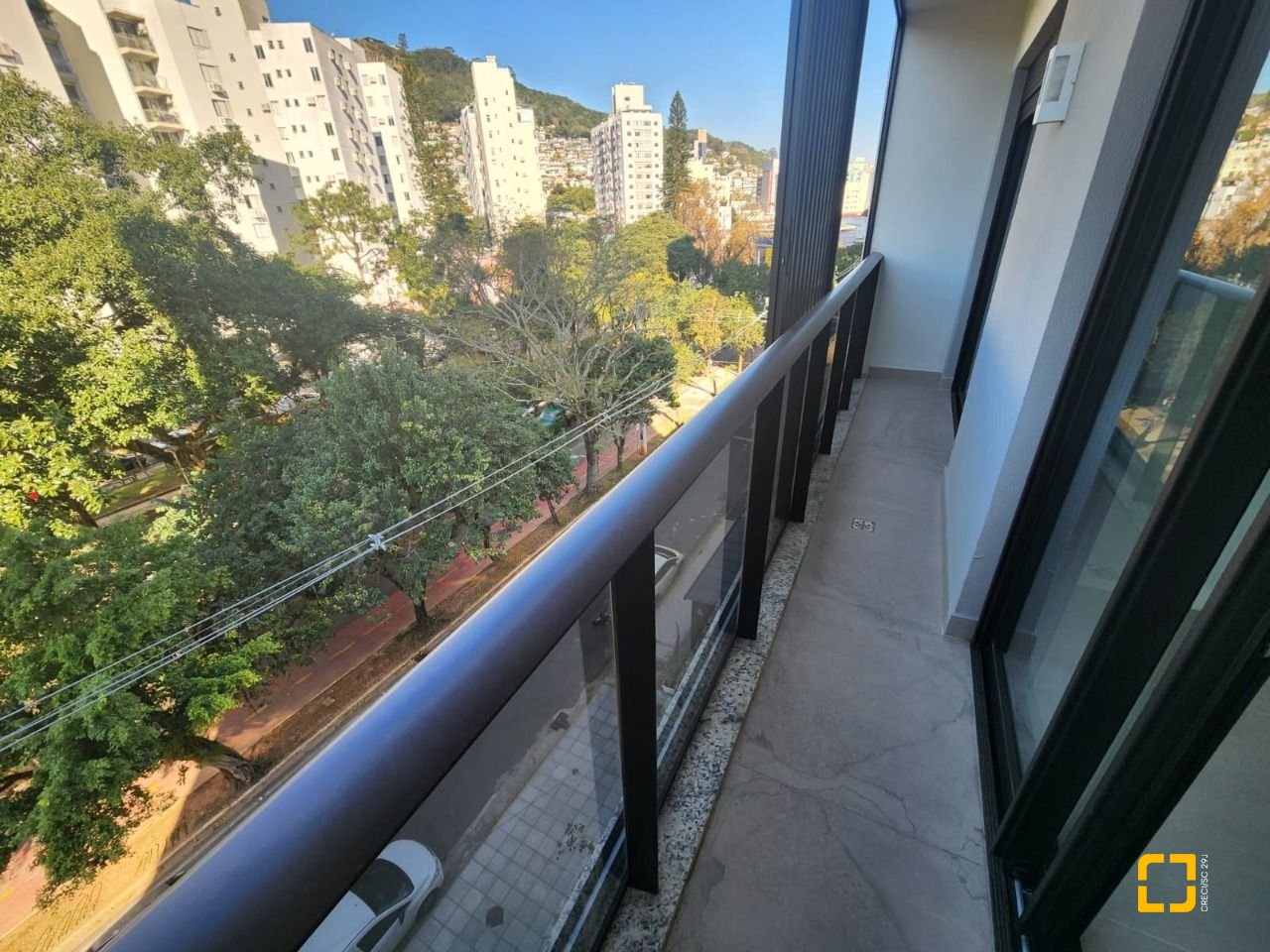 Apartamento com 69m², 4 quartos (sendo 2 suítes), 1 garagem, no bairro Centro em Florianópolis