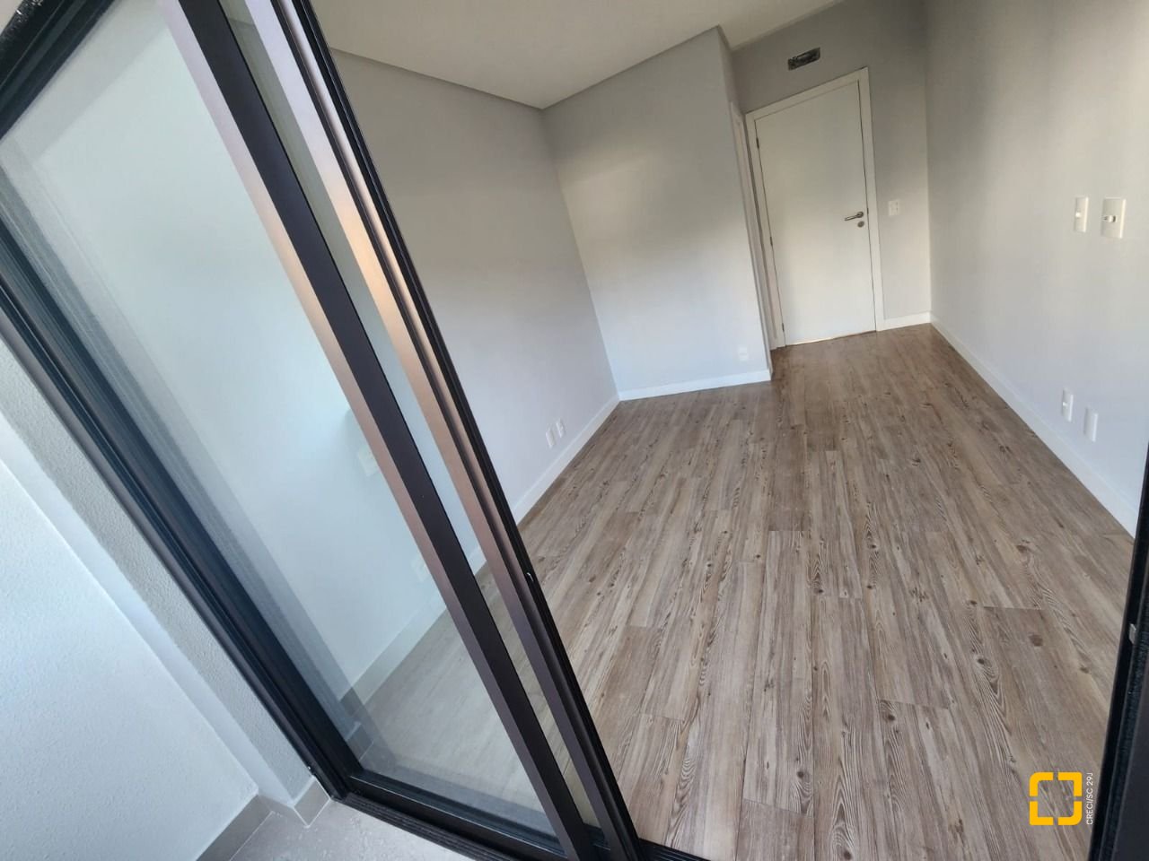 Apartamento com 69m², 4 quartos (sendo 2 suítes), 1 garagem, no bairro Centro em Florianópolis