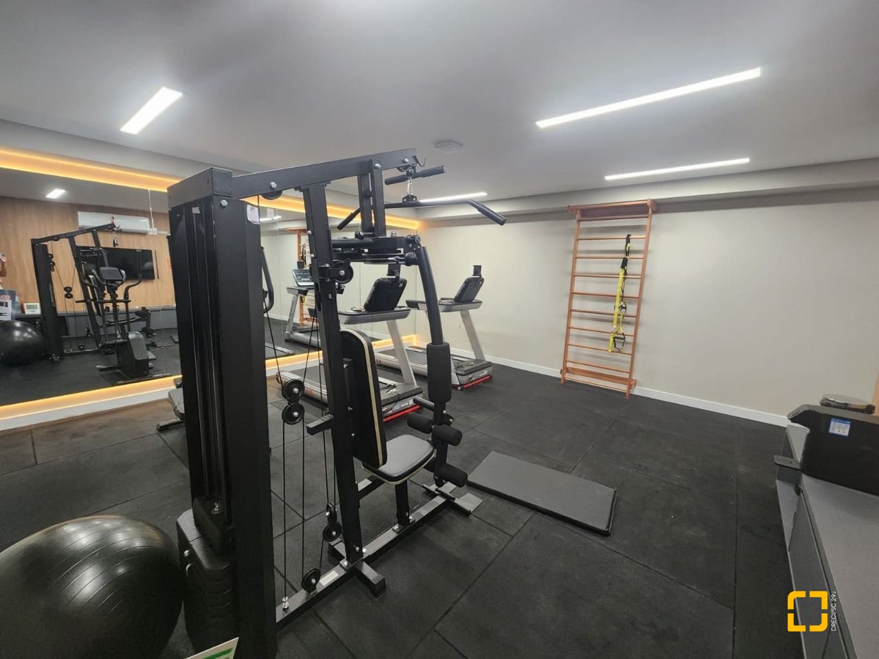 Apartamento com 69m², 4 quartos (sendo 2 suítes), 1 garagem, no bairro Centro em Florianópolis