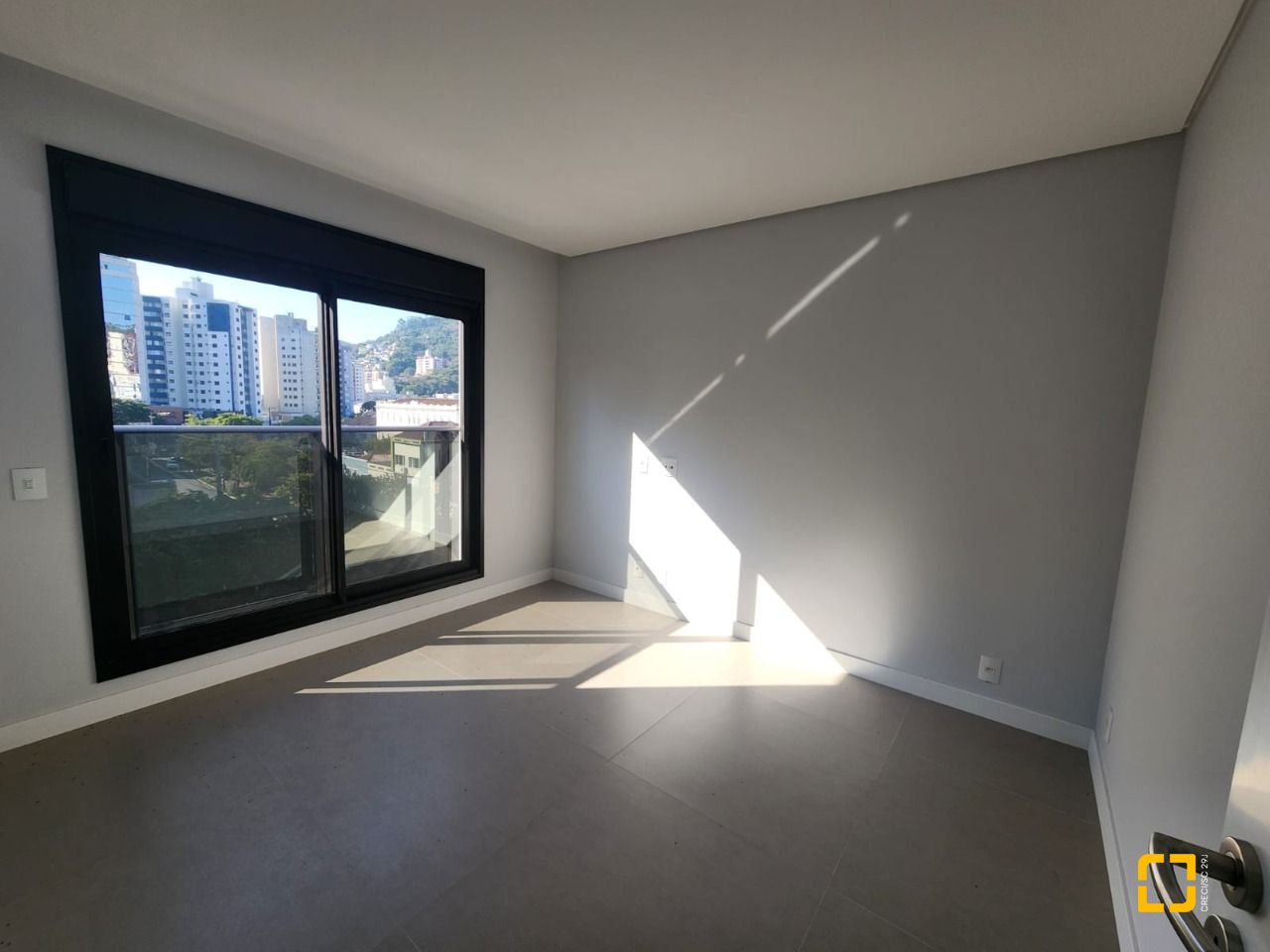 Apartamento com 57m², 1 quarto, 1 garagem, no bairro Centro em Florianópolis