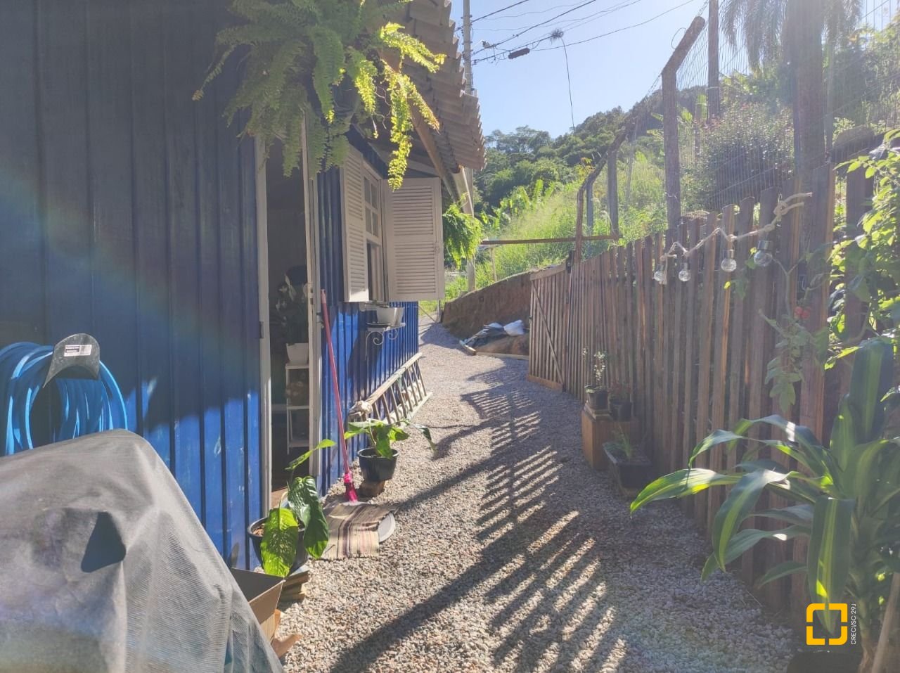 Casa com 90m², 2 quartos, 2 garagens, no bairro São Luiz em São José