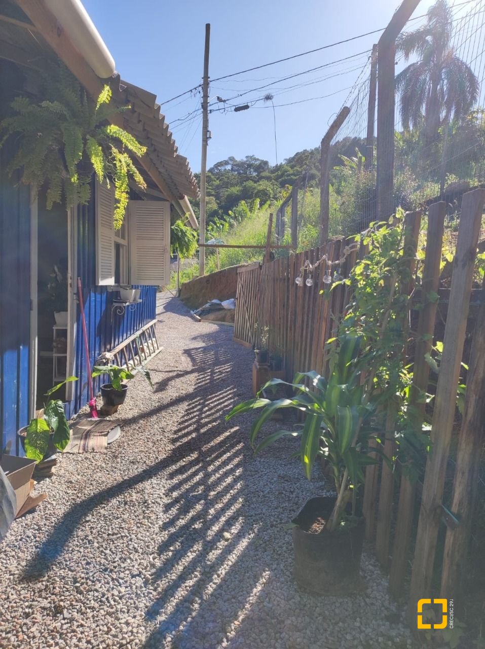 Casa com 90m², 2 quartos, 2 garagens, no bairro São Luiz em São José