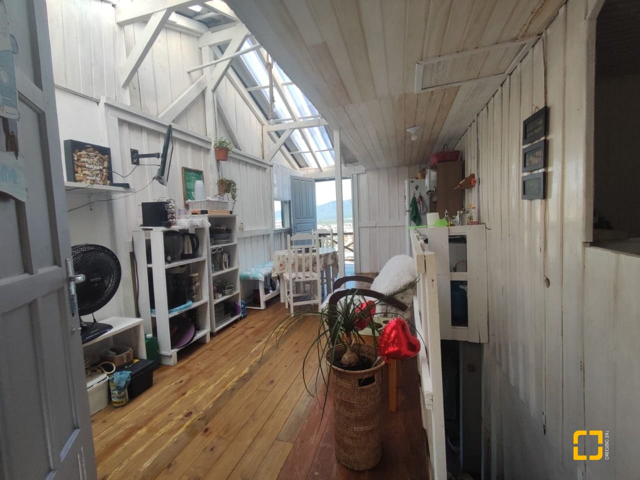 Casa com 90m², 2 quartos, 2 garagens, no bairro São Luiz em São José