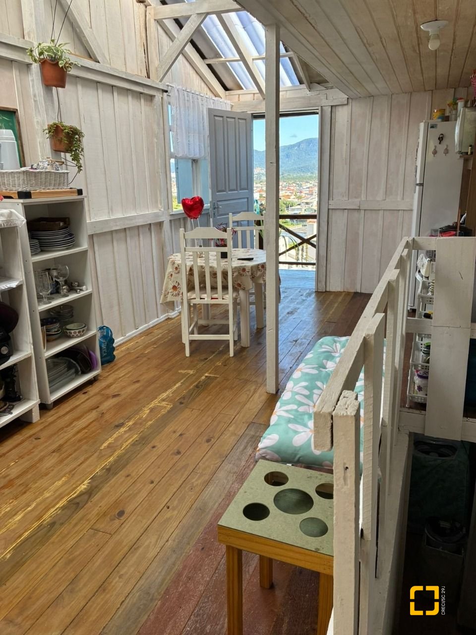 Casa com 90m², 2 quartos, 2 garagens, no bairro São Luiz em São José