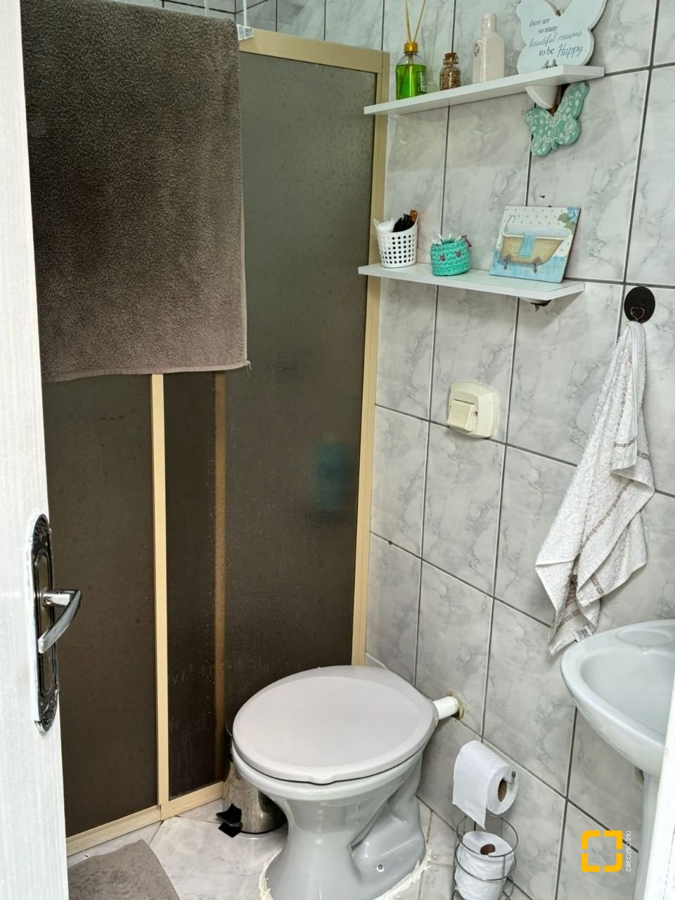 Casa com 90m², 2 quartos, 2 garagens, no bairro São Luiz em São José
