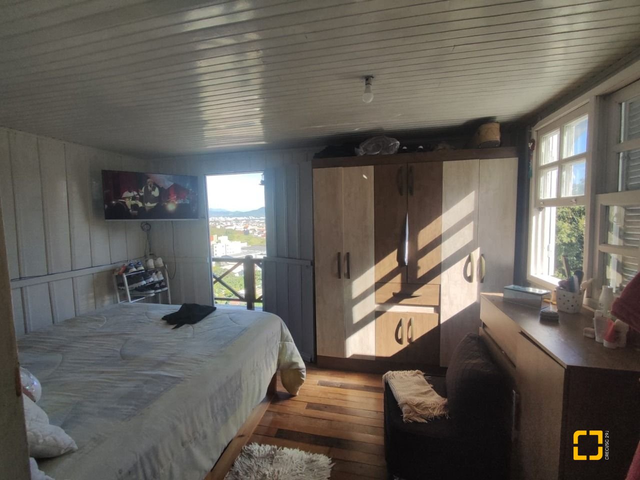Casa com 90m², 2 quartos, 2 garagens, no bairro São Luiz em São José