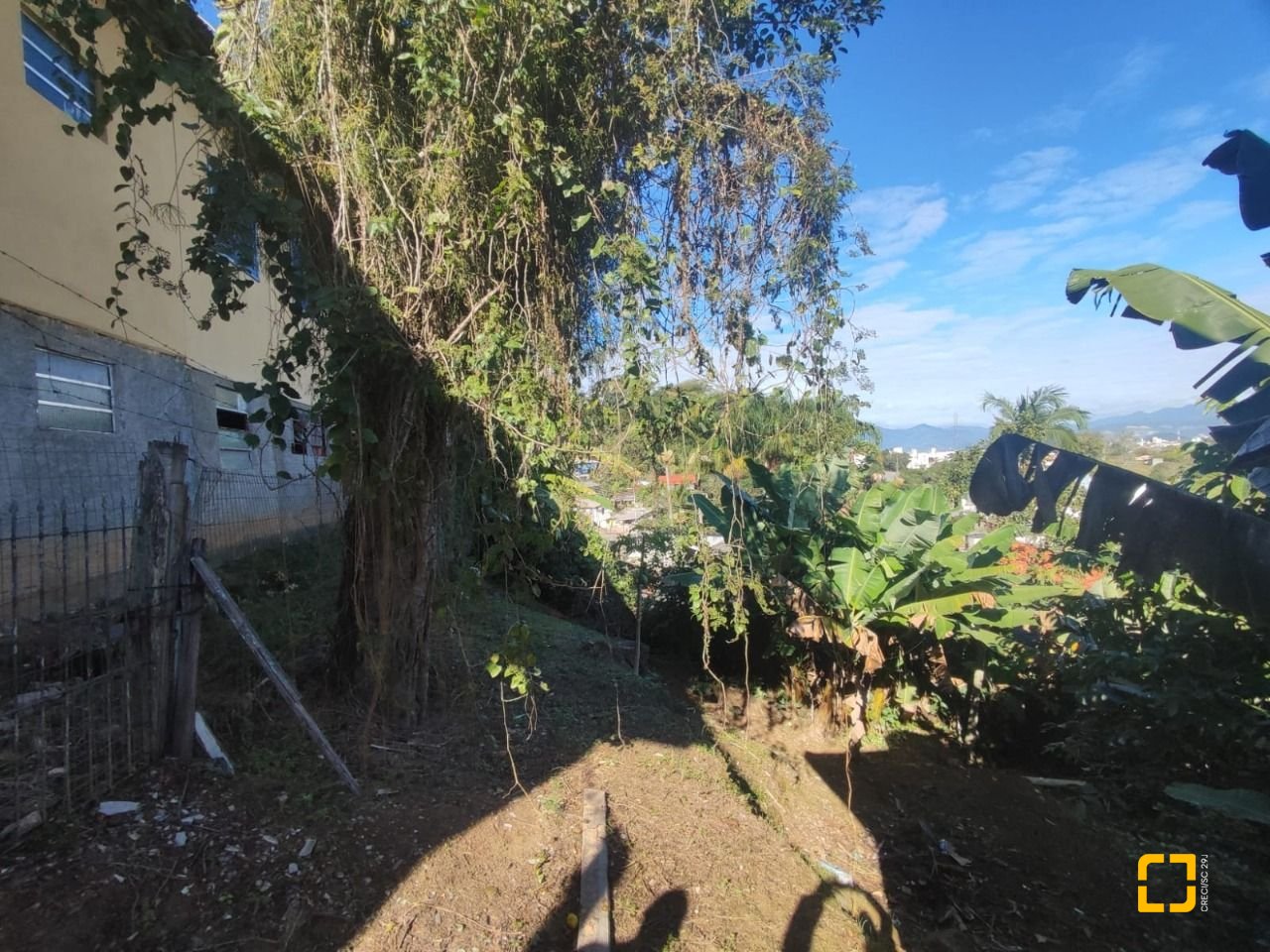 Casa com 90m², 2 quartos, 2 garagens, no bairro São Luiz em São José