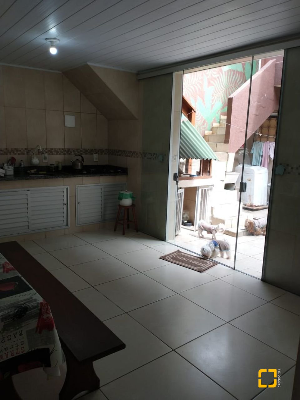 Casa com 119m², 6 quartos (sendo 2 suítes), 2 garagens, no bairro Saco dos Limões em Florianópolis