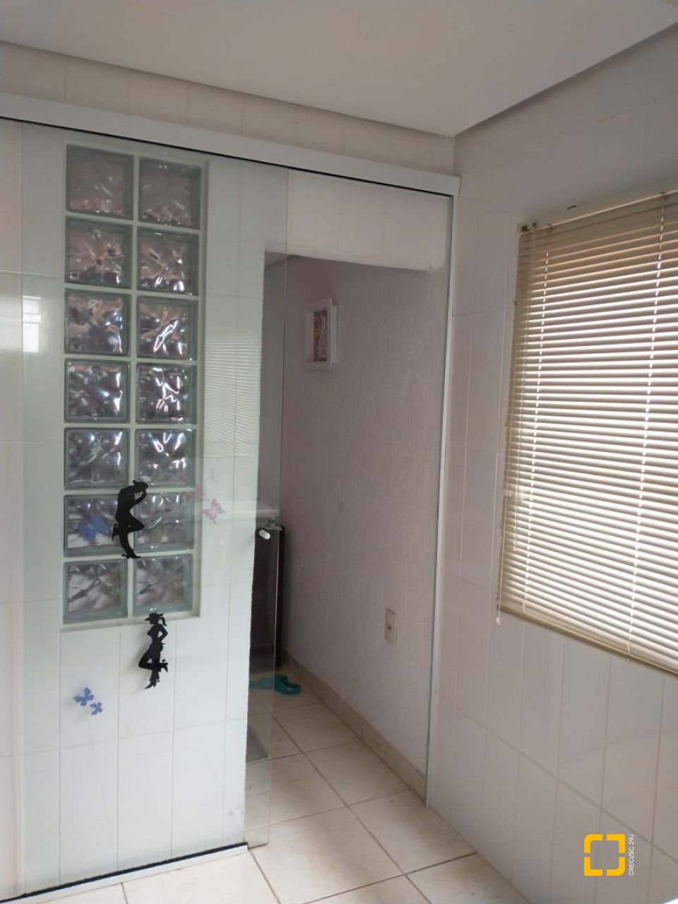 Casa com 119m², 6 quartos (sendo 2 suítes), 2 garagens, no bairro Saco dos Limões em Florianópolis