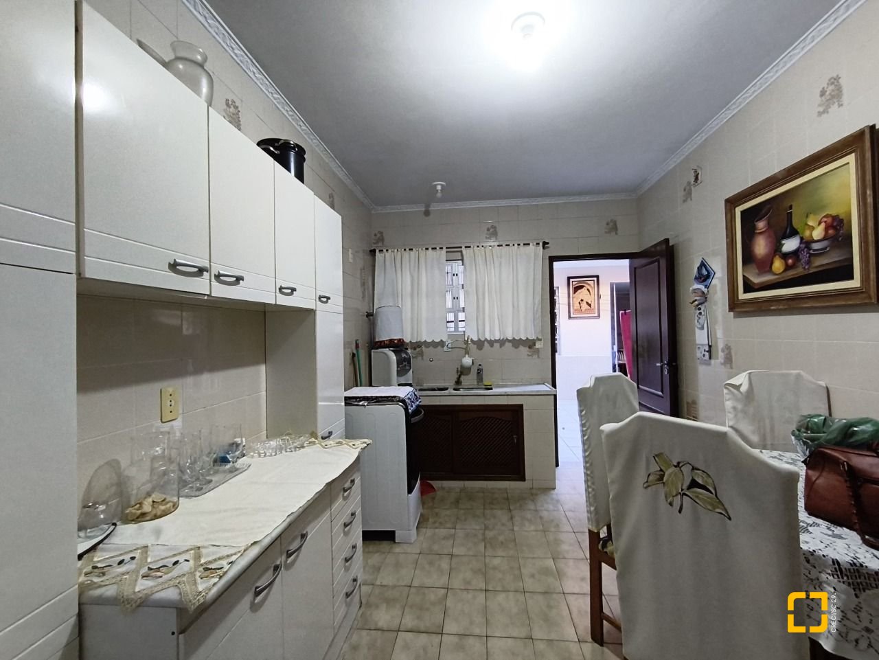 Casa com 119m², 6 quartos (sendo 2 suítes), 2 garagens, no bairro Saco dos Limões em Florianópolis