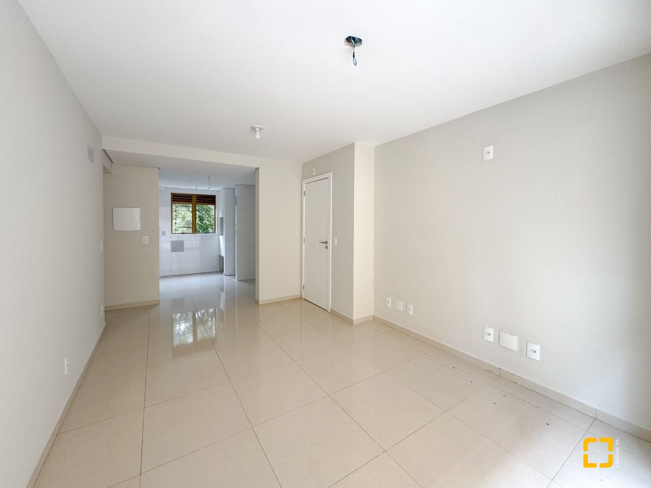 Apartamento com 105m², 3 quartos (sendo 1 suíte), 1 garagem, no bairro Trindade em Florianópolis