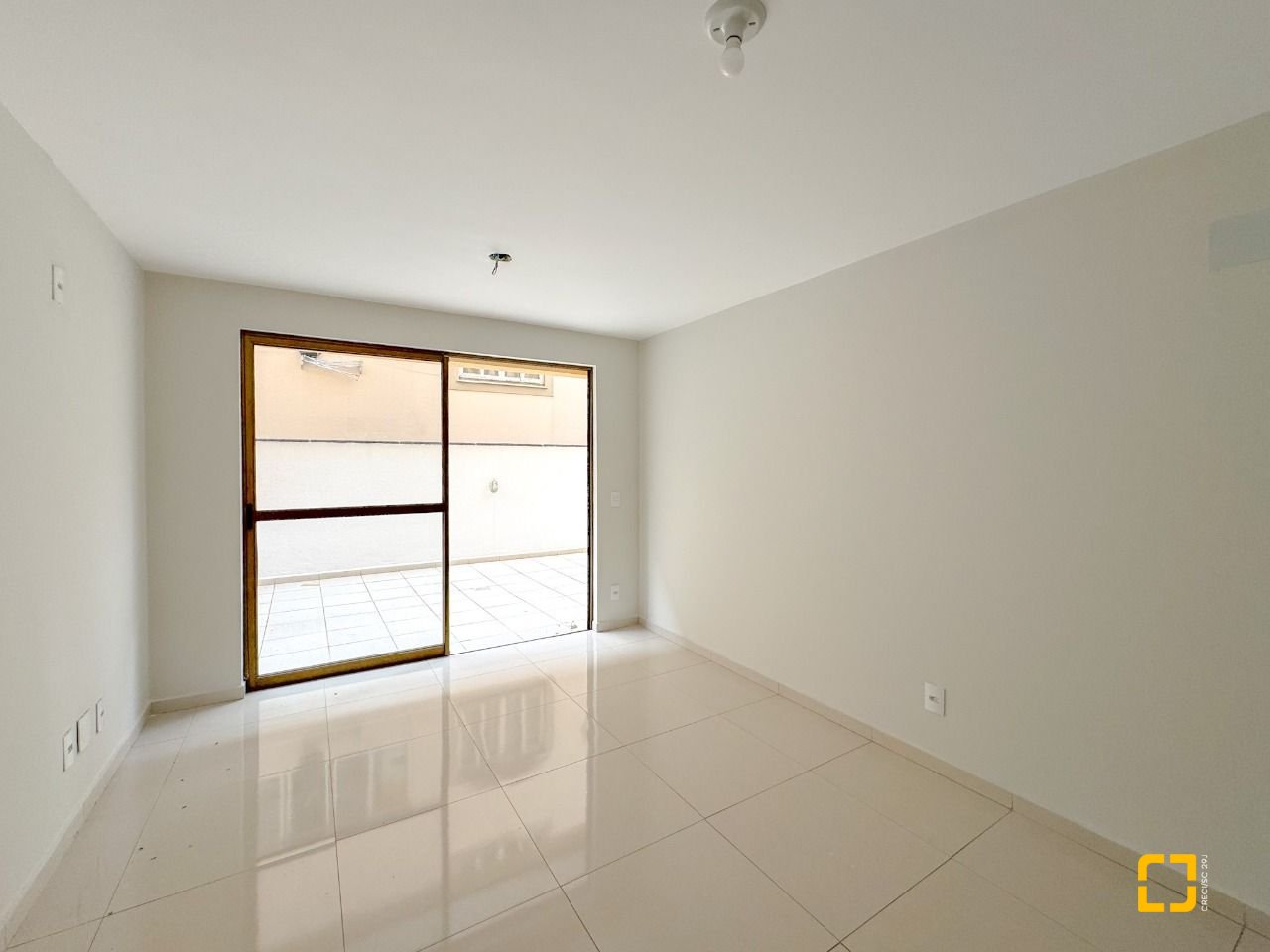 Apartamento com 105m², 3 quartos (sendo 1 suíte), 1 garagem, no bairro Trindade em Florianópolis