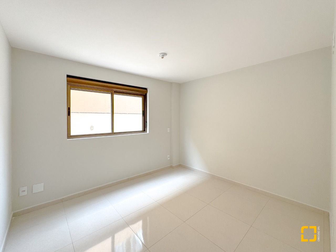Apartamento com 105m², 3 quartos (sendo 1 suíte), 1 garagem, no bairro Trindade em Florianópolis