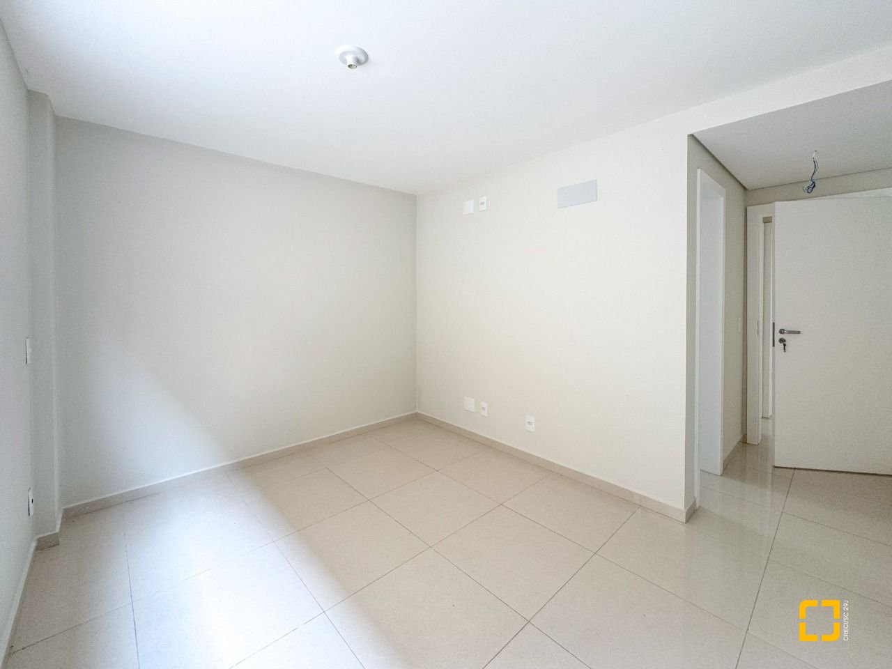Apartamento com 105m², 3 quartos (sendo 1 suíte), 1 garagem, no bairro Trindade em Florianópolis