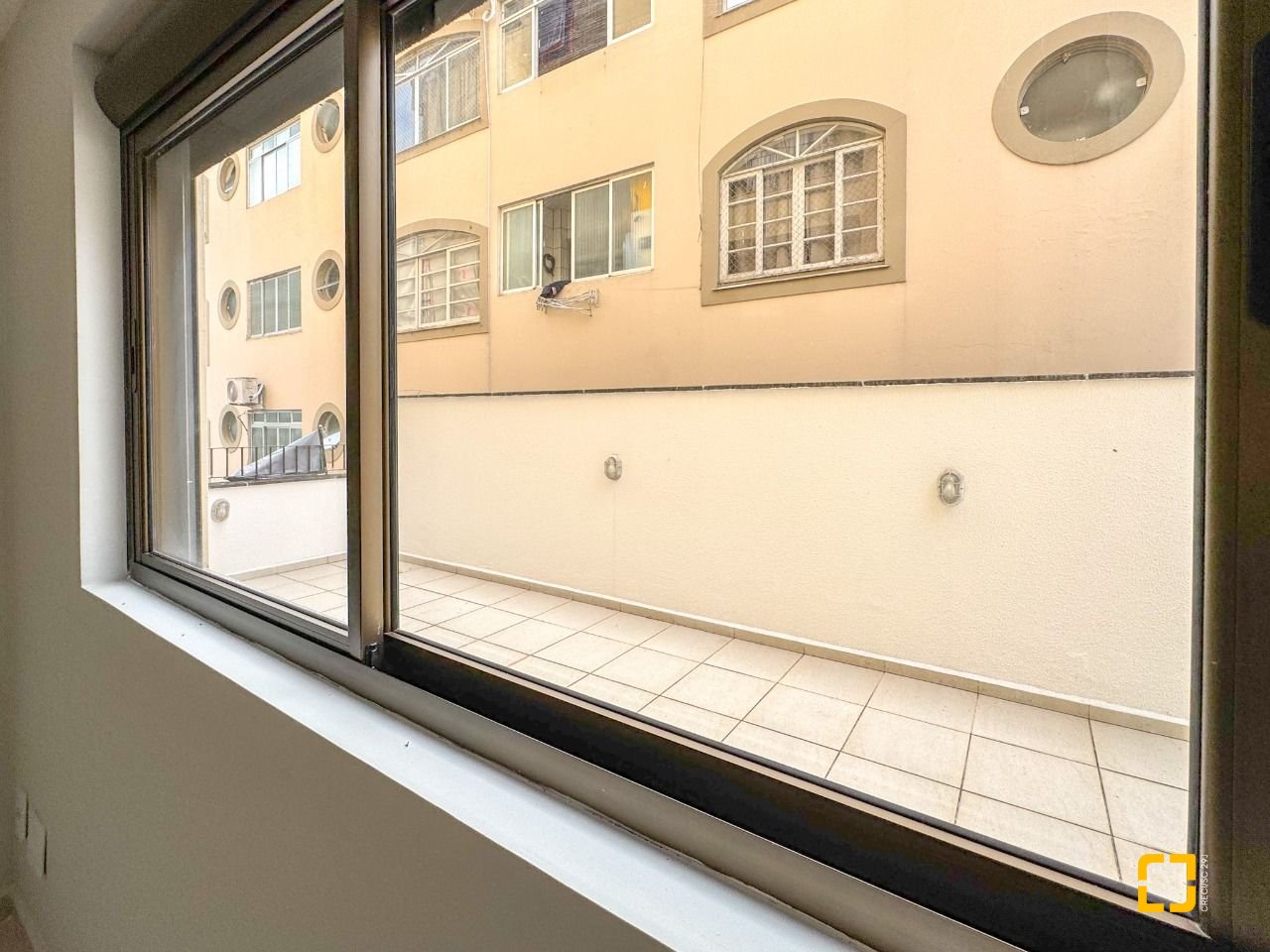 Apartamento com 105m², 3 quartos (sendo 1 suíte), 1 garagem, no bairro Trindade em Florianópolis