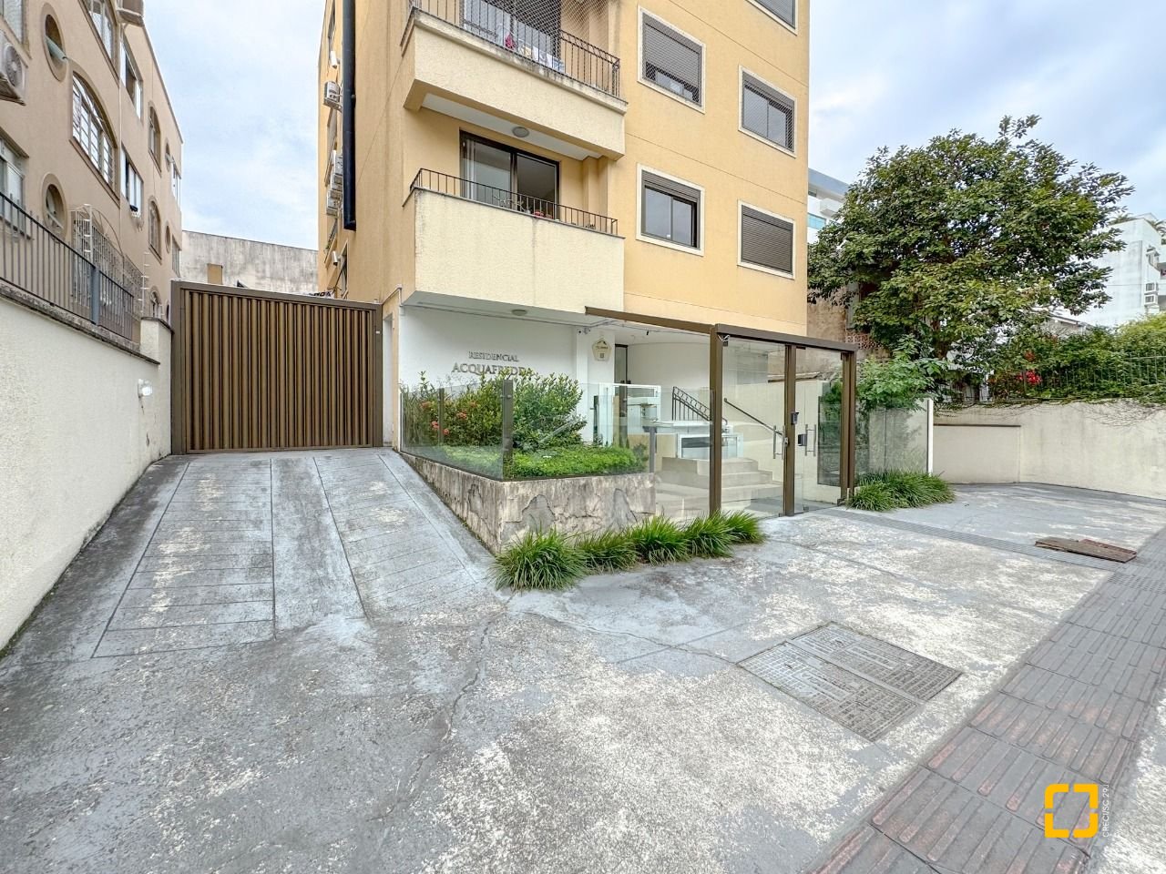 Apartamento com 105m², 3 quartos (sendo 1 suíte), 1 garagem, no bairro Trindade em Florianópolis