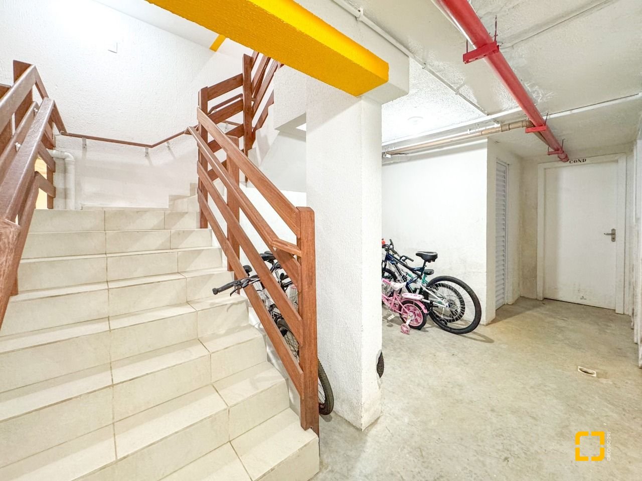 Apartamento com 105m², 3 quartos (sendo 1 suíte), 1 garagem, no bairro Trindade em Florianópolis