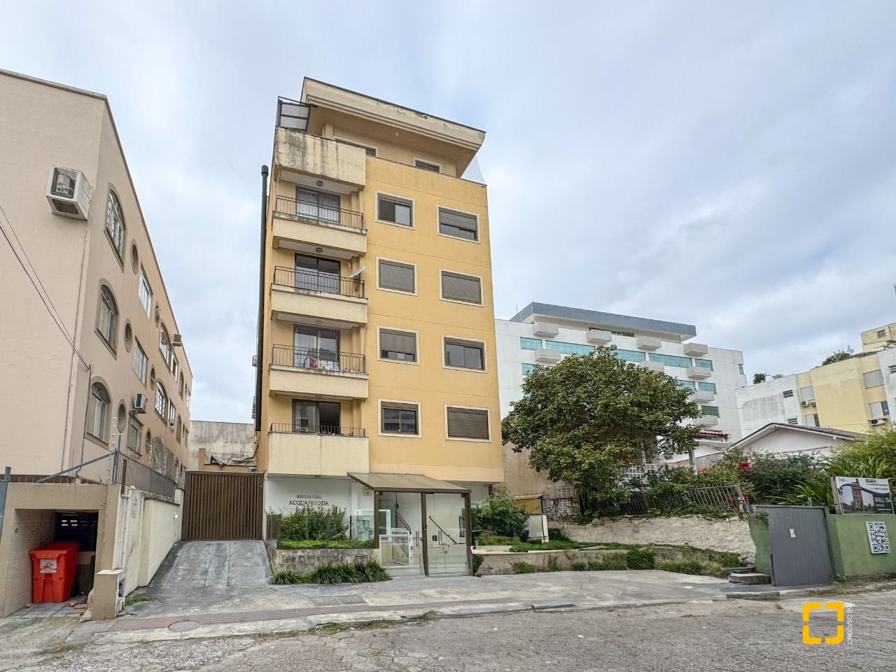 Apartamento com 105m², 3 quartos (sendo 1 suíte), 1 garagem, no bairro Trindade em Florianópolis