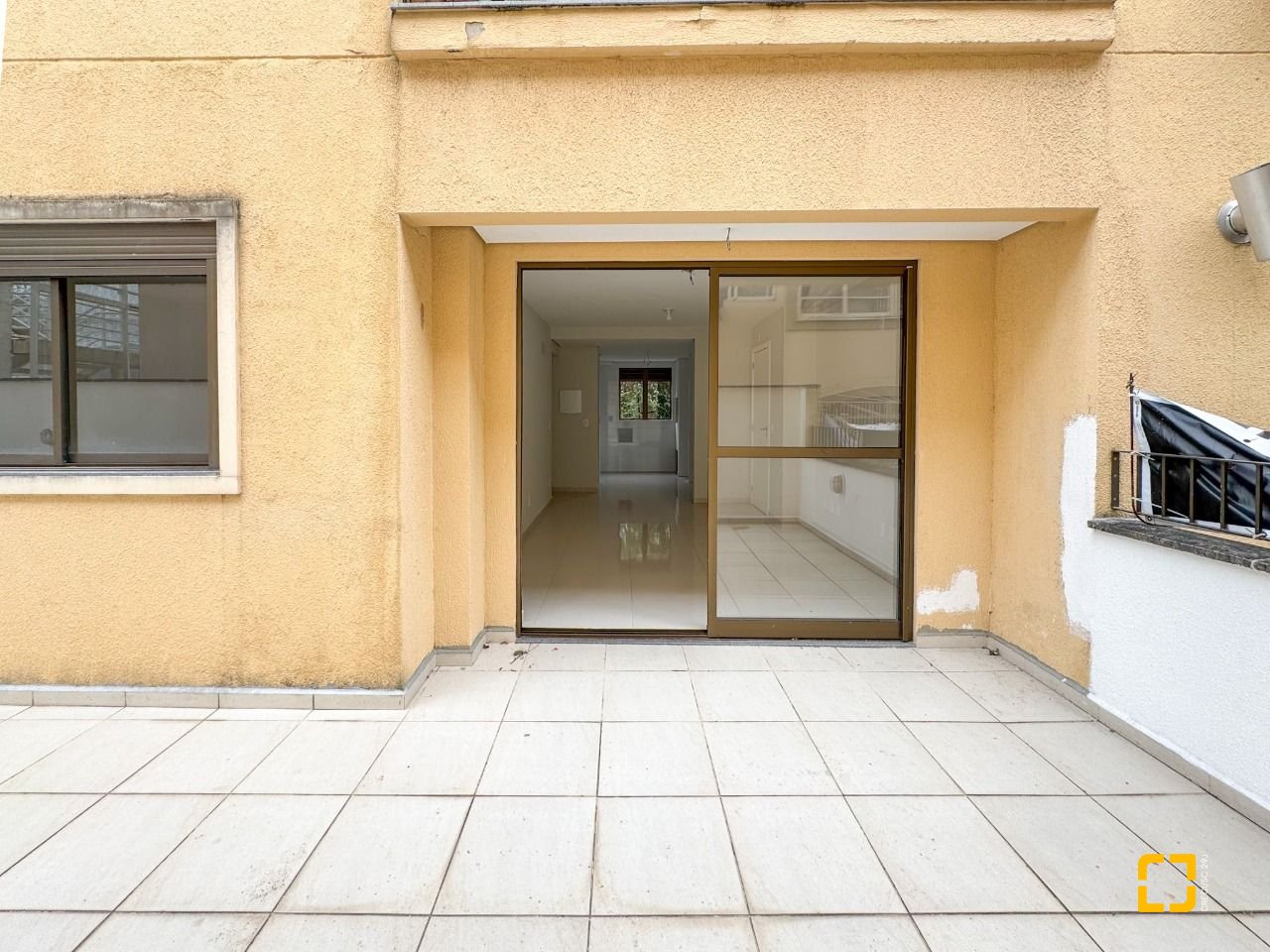 Apartamento com 105m², 3 quartos (sendo 1 suíte), 1 garagem, no bairro Trindade em Florianópolis