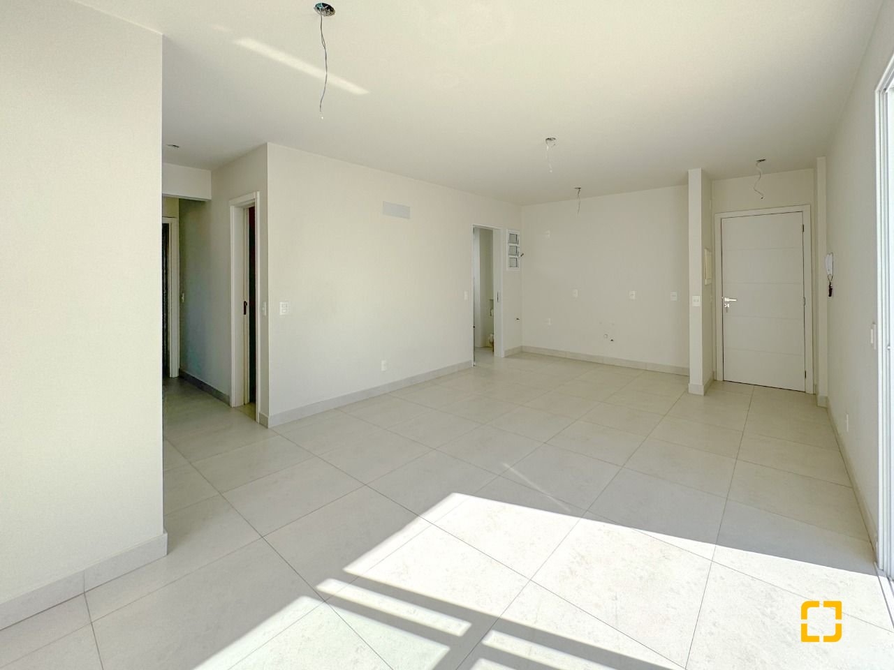 Cobertura com 156m², 4 quartos (sendo 1 suíte), 2 garagens, no bairro Agronômica em Florianópolis
