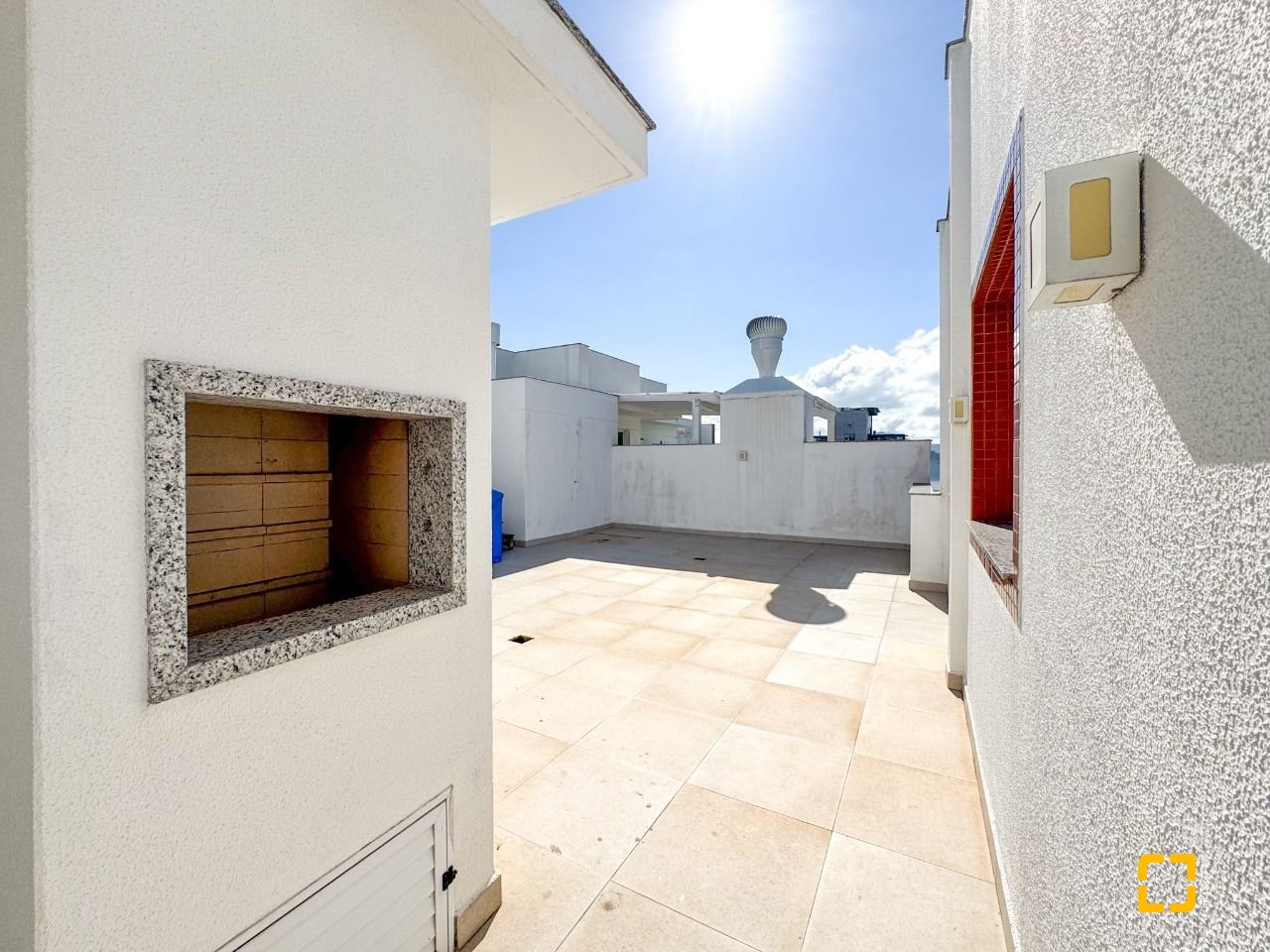 Cobertura com 156m², 4 quartos (sendo 1 suíte), 2 garagens, no bairro Agronômica em Florianópolis