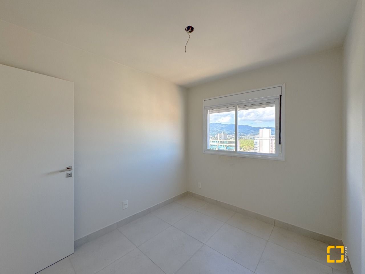 Cobertura com 156m², 4 quartos (sendo 1 suíte), 2 garagens, no bairro Agronômica em Florianópolis