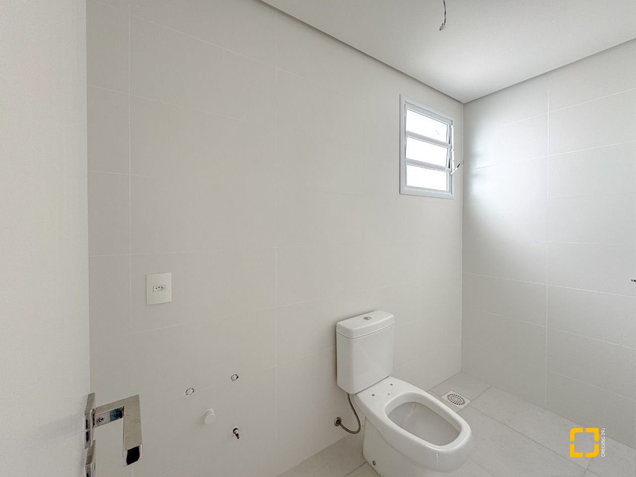 Cobertura com 156m², 4 quartos (sendo 1 suíte), 2 garagens, no bairro Agronômica em Florianópolis