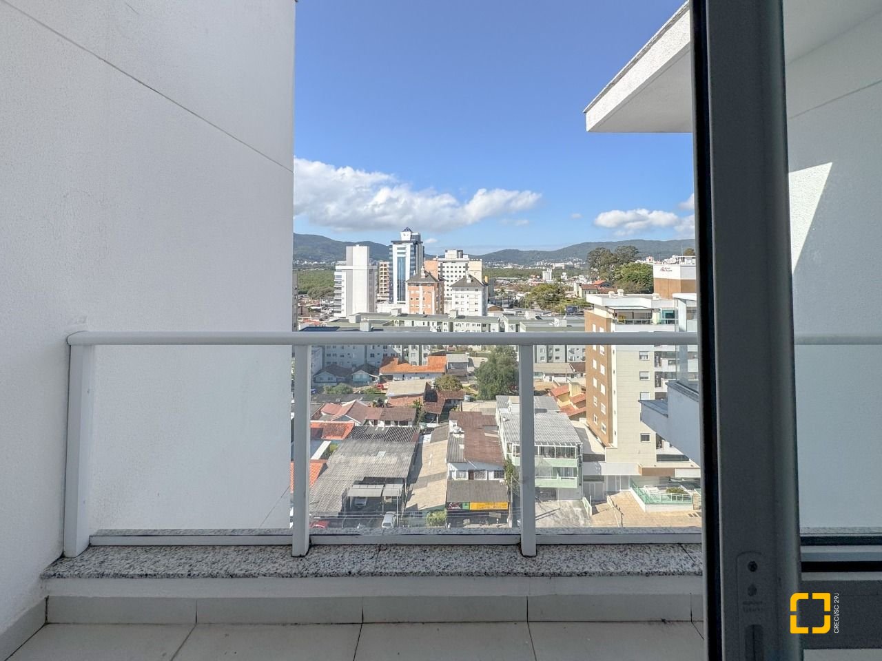 Cobertura com 156m², 4 quartos (sendo 1 suíte), 2 garagens, no bairro Agronômica em Florianópolis