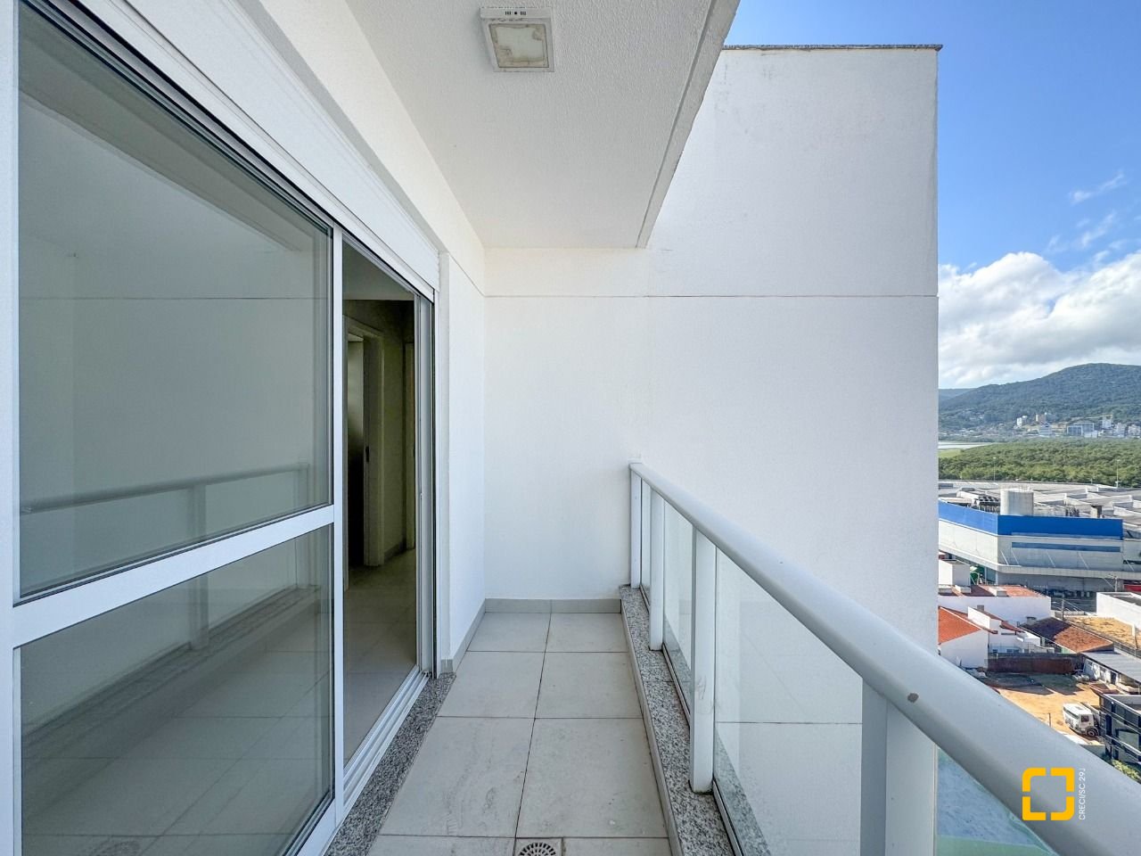 Cobertura com 156m², 4 quartos (sendo 1 suíte), 2 garagens, no bairro Agronômica em Florianópolis