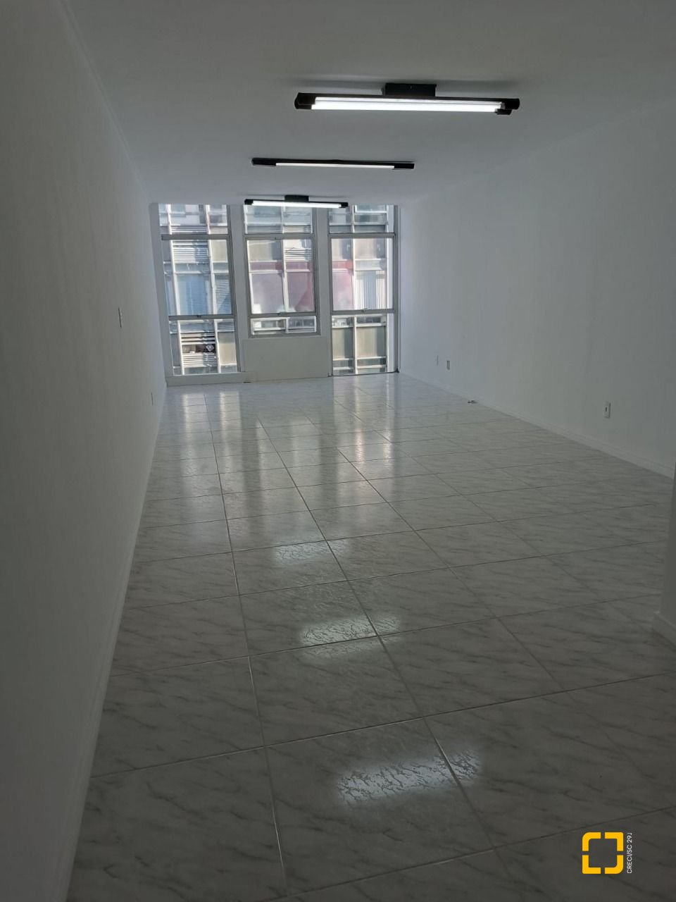 Sala com 39m², no bairro Centro em Florianópolis