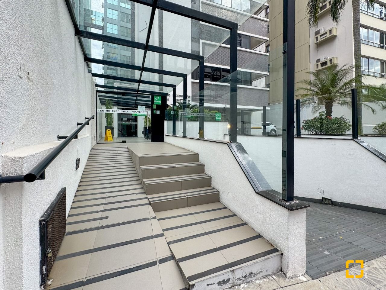 Sala com 60m², 1 garagem, no bairro Centro em Florianópolis