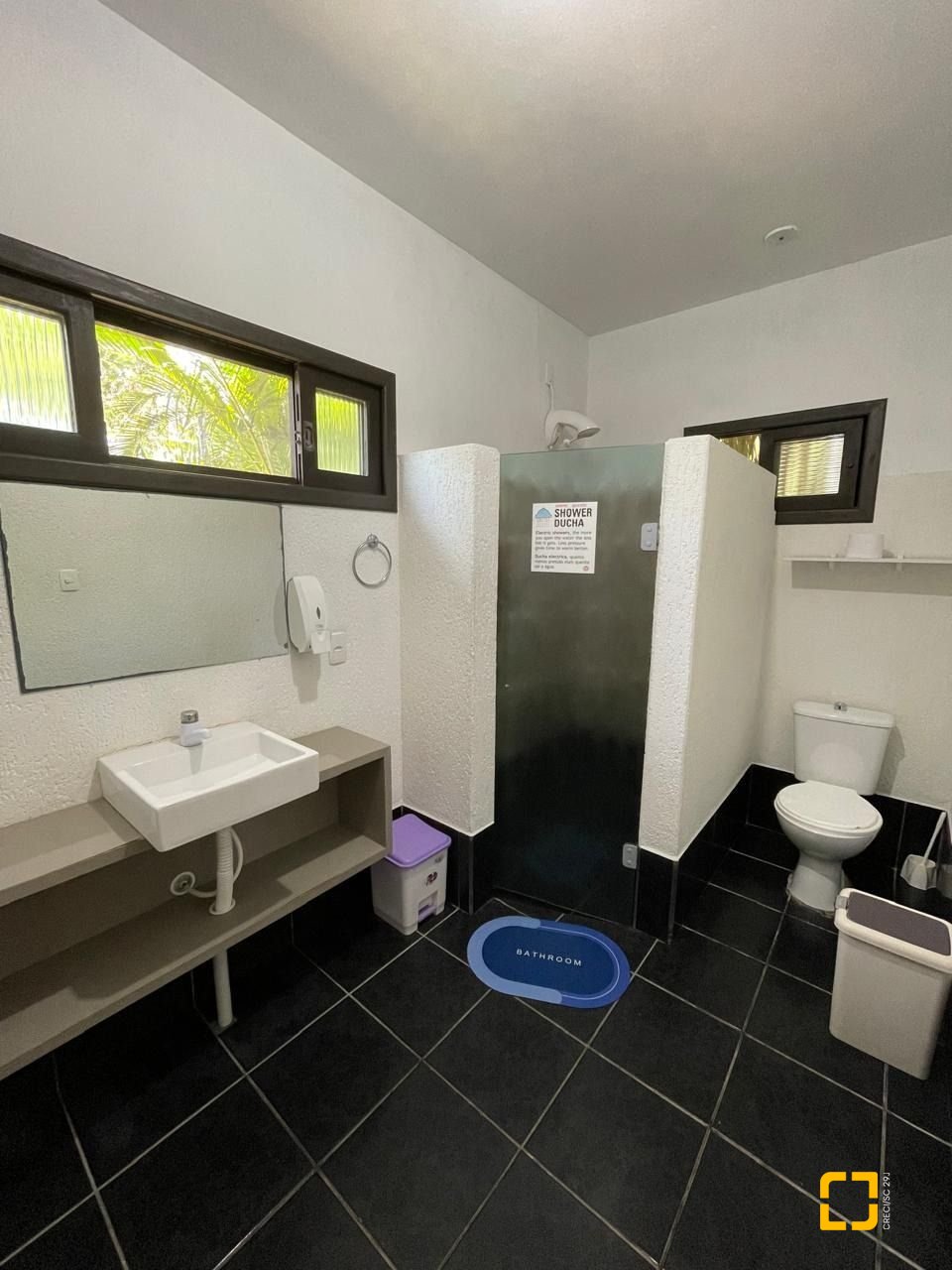 Hotel com 228m², 11 quartos, no bairro Barra da Lagoa em Florianópolis