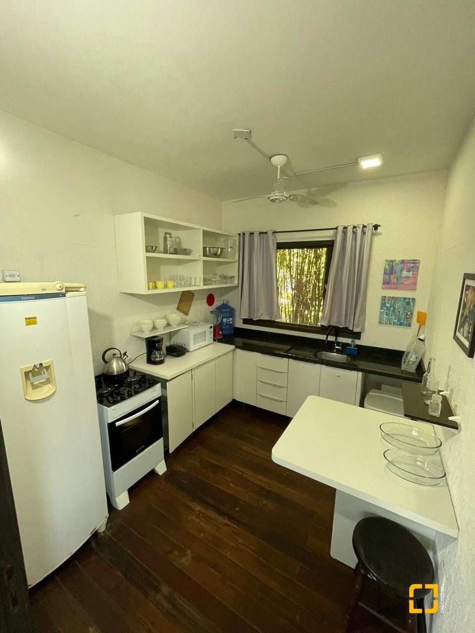 Hotel com 228m², 11 quartos, no bairro Barra da Lagoa em Florianópolis
