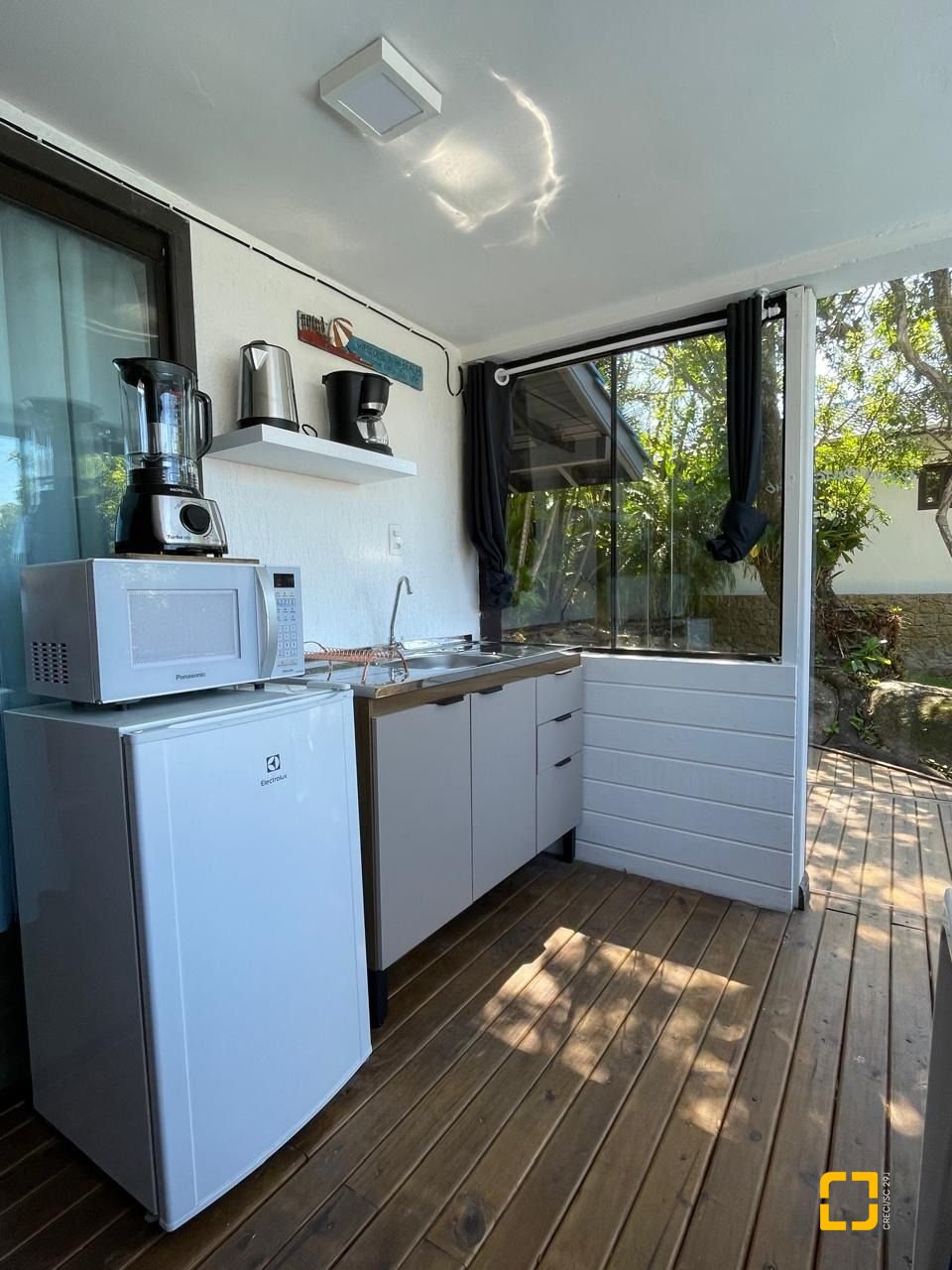 Hotel com 228m², 11 quartos, no bairro Barra da Lagoa em Florianópolis