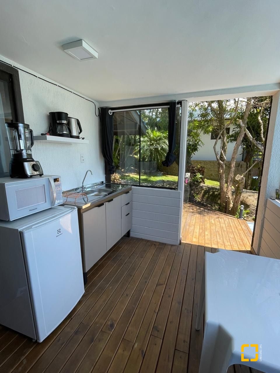 Hotel com 228m², 11 quartos, no bairro Barra da Lagoa em Florianópolis