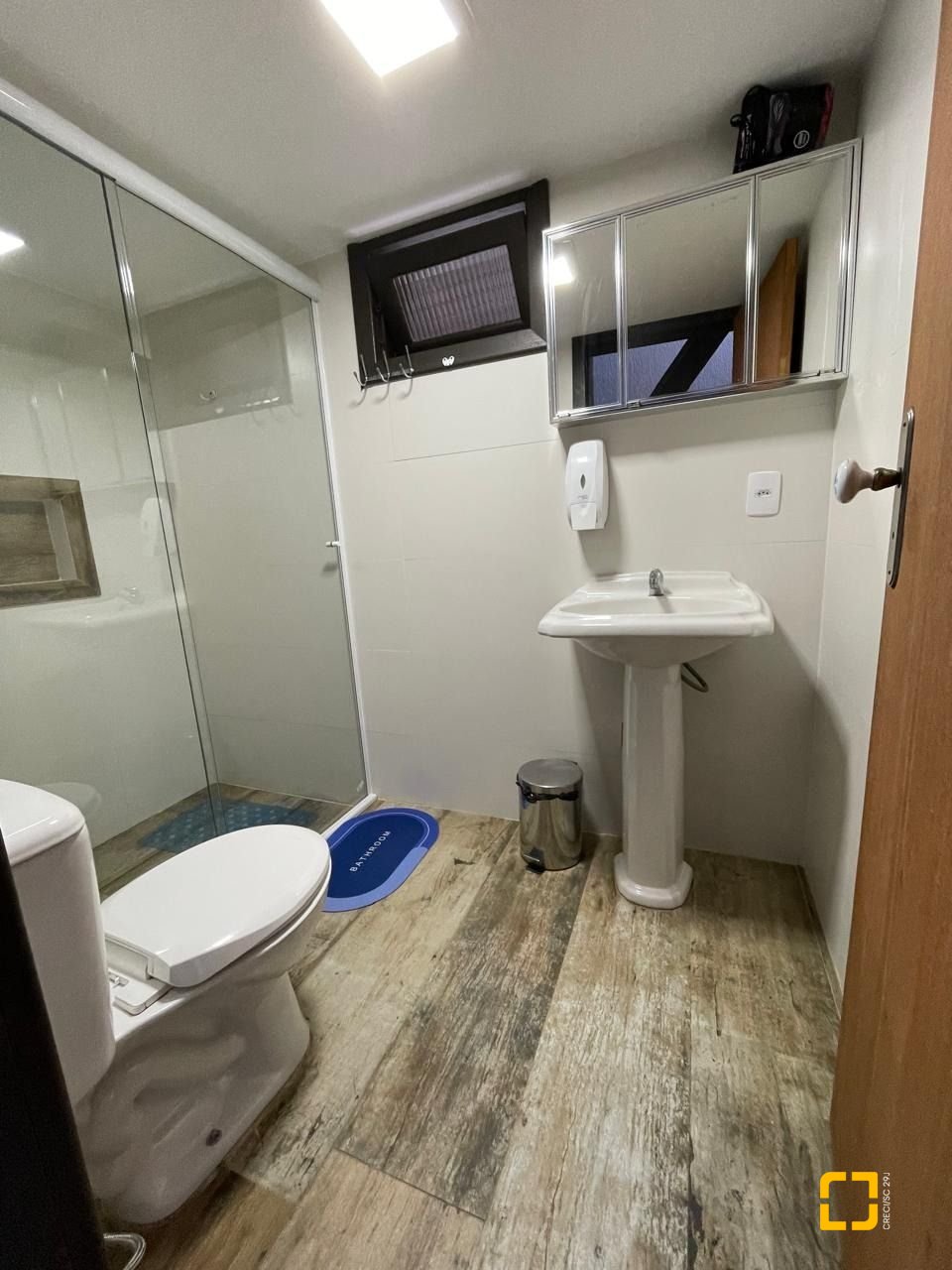 Hotel com 228m², 11 quartos, no bairro Barra da Lagoa em Florianópolis