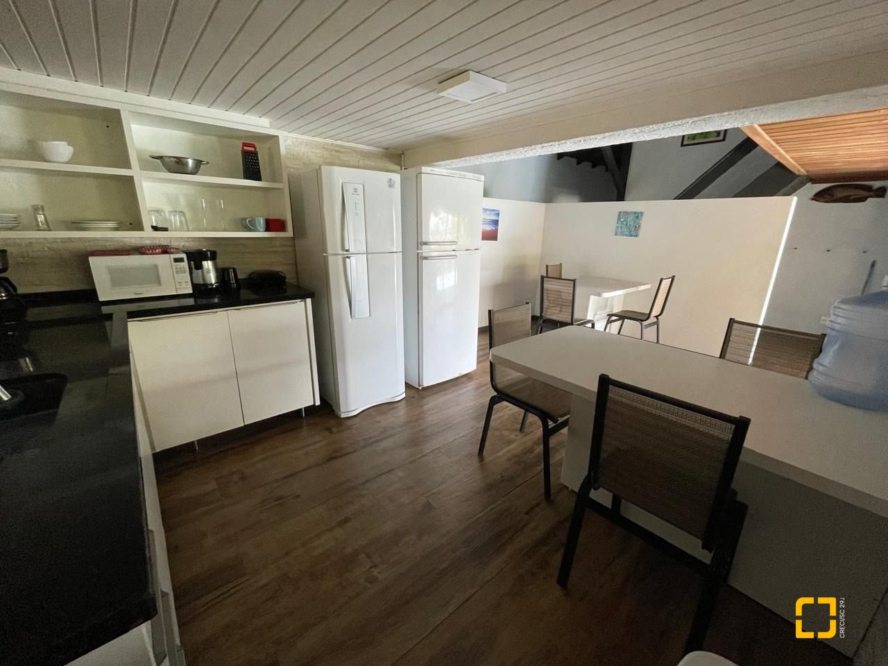 Hotel com 228m², 11 quartos, no bairro Barra da Lagoa em Florianópolis