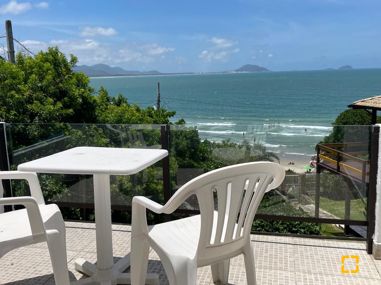 Hotel com 228m², 11 quartos, no bairro Barra da Lagoa em Florianópolis