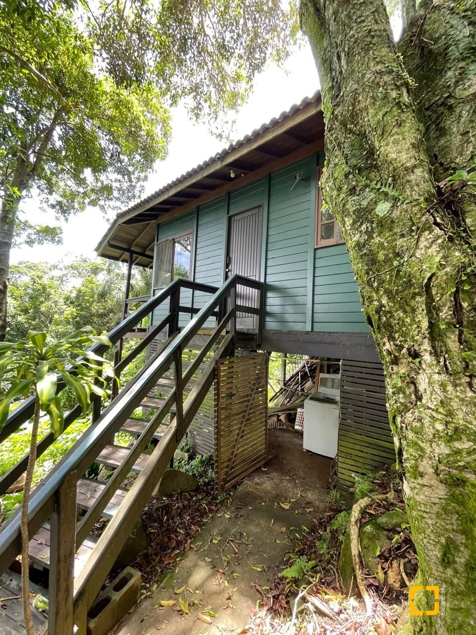 Hotel com 228m², 11 quartos, no bairro Barra da Lagoa em Florianópolis