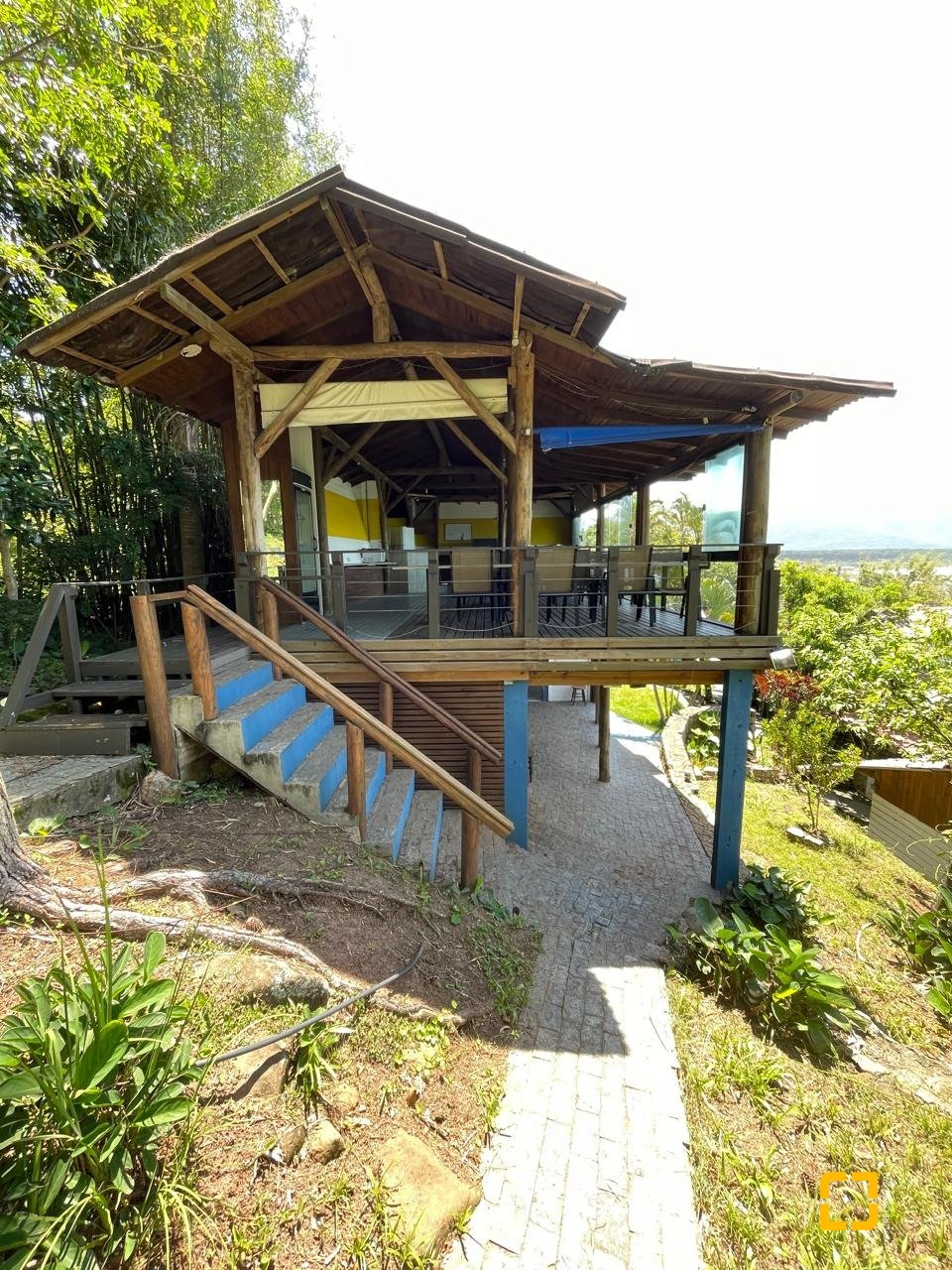 Hotel com 228m², 11 quartos, no bairro Barra da Lagoa em Florianópolis