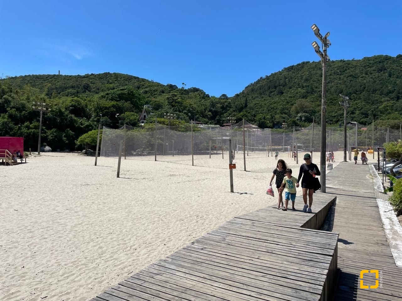 Hotel com 228m², 11 quartos, no bairro Barra da Lagoa em Florianópolis