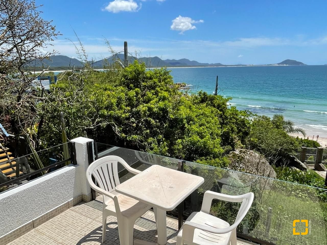 Hotel com 228m², 11 quartos, no bairro Barra da Lagoa em Florianópolis