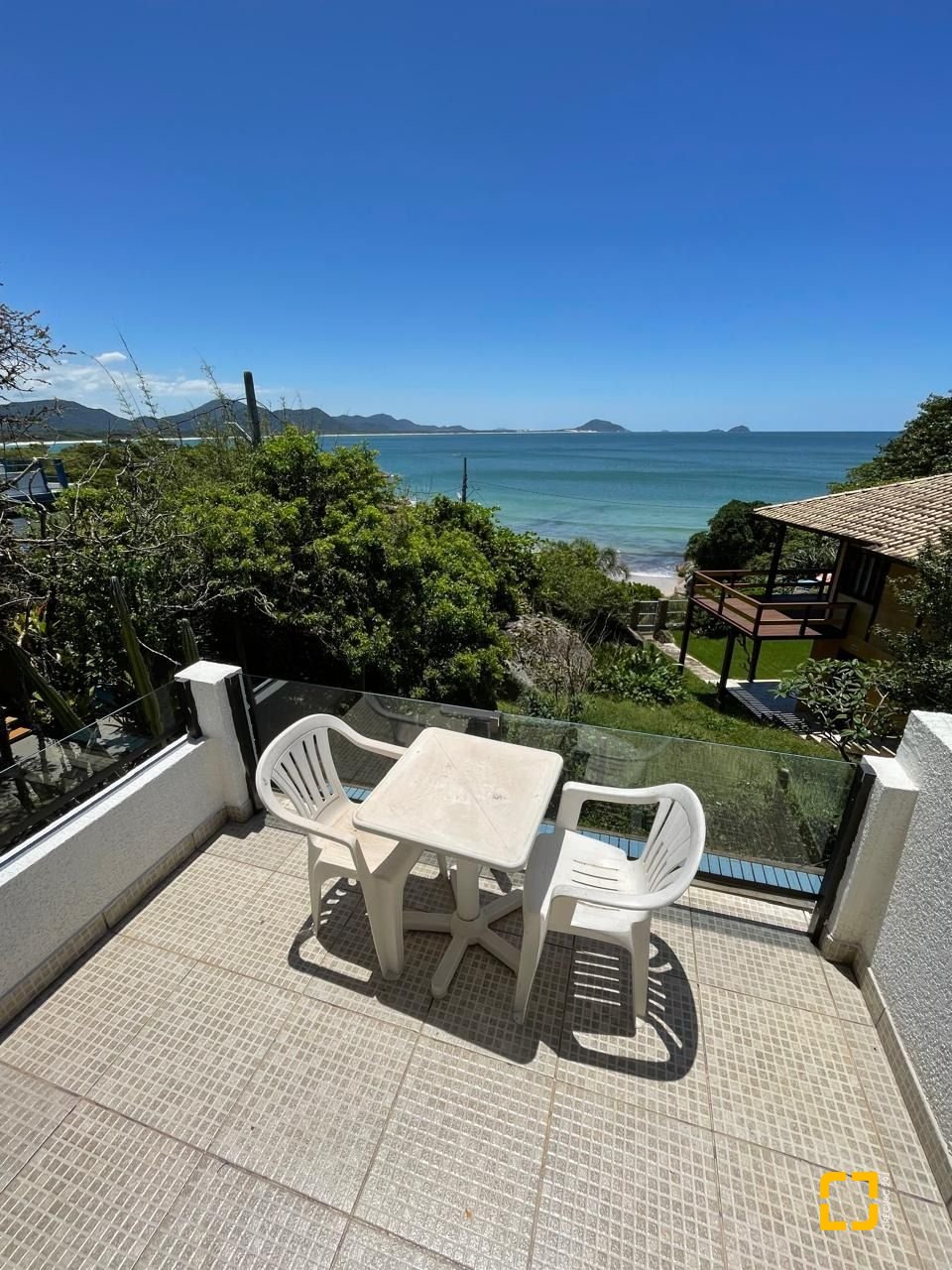 Hotel com 228m², 11 quartos, no bairro Barra da Lagoa em Florianópolis