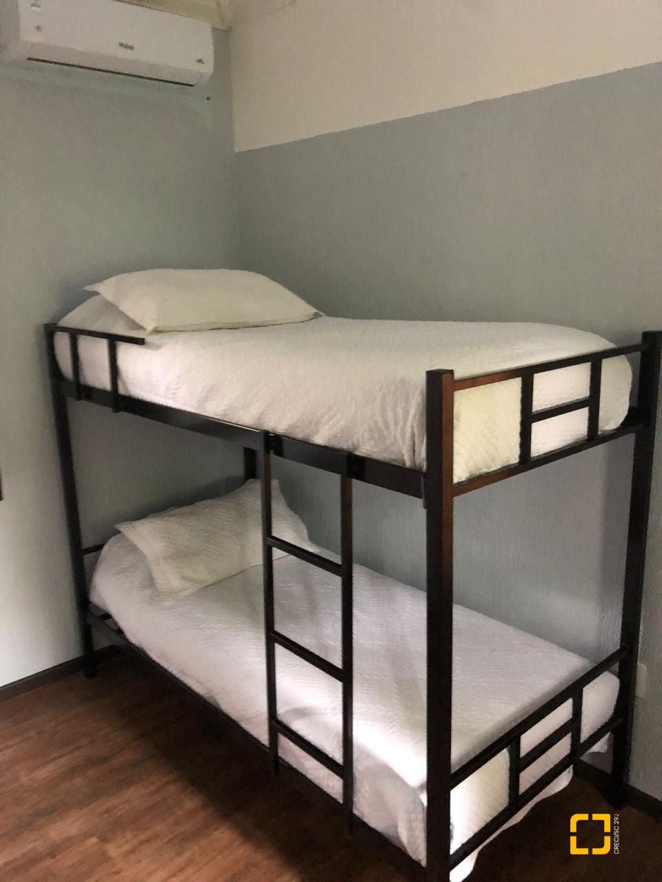 Hotel com 228m², 11 quartos, no bairro Barra da Lagoa em Florianópolis