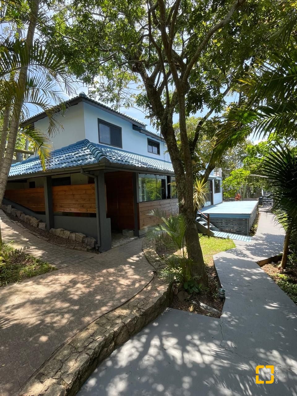 Hotel com 228m², 11 quartos, no bairro Barra da Lagoa em Florianópolis